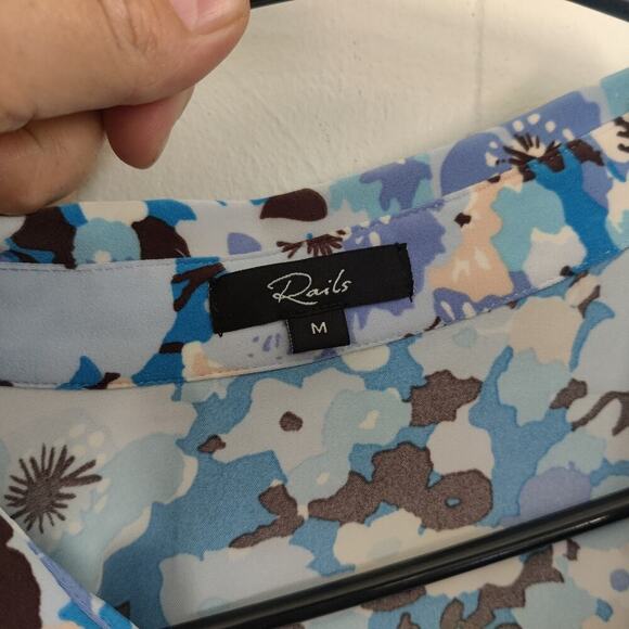 New Rails Lisa Ruched Floral Button Up Top Blouse Sz M Y2K 90s Retro Blue White - Picture 7 of 8